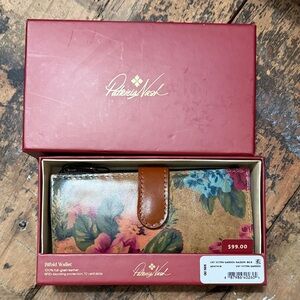 Patricia Nash Bifold Wallet 100% Full-Grain Leather Floral Design NWT